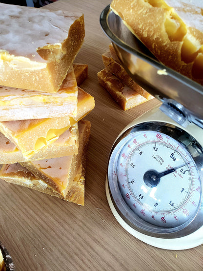 Beeswax 1kg Box - with 6 candle wicks